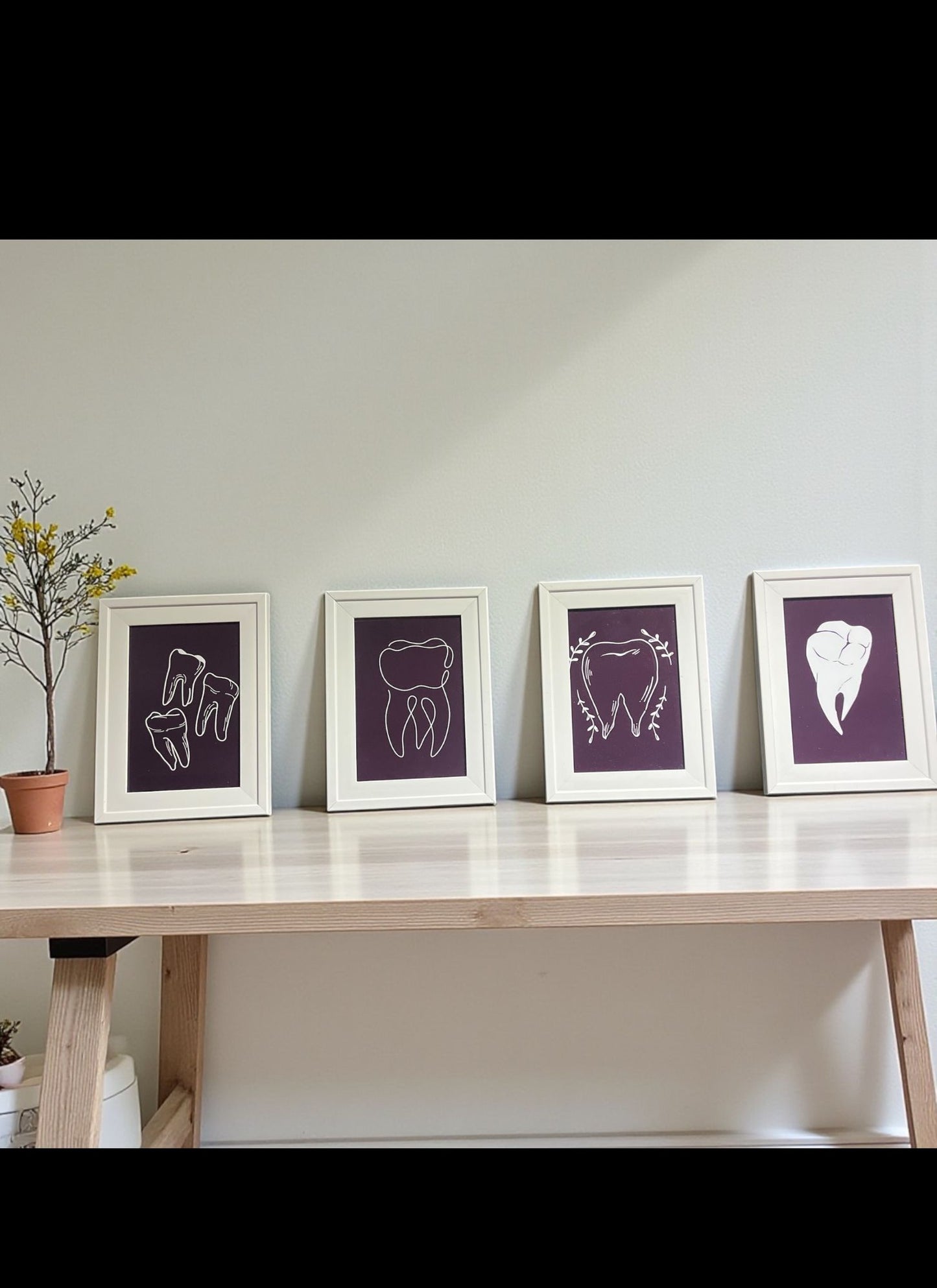 (Minimal Black and White Line Art Tooth Collection)
 4 Pack